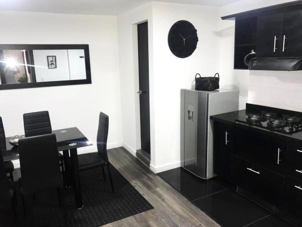 Estadio Apartamentos Medellín Buitenkant foto